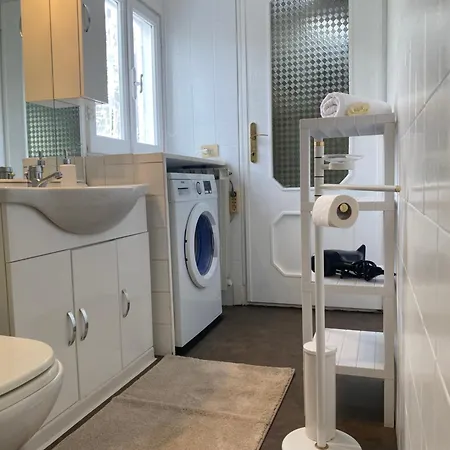 Casa Pino Mit Eingezaeuntem Garten In Ligurien Zur Alleinnutzung Borghetto d'Arroscia