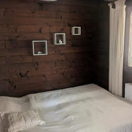 Casa Pino Mit Eingezaeuntem Garten In Ligurien Zur Alleinnutzung בית נופש *
