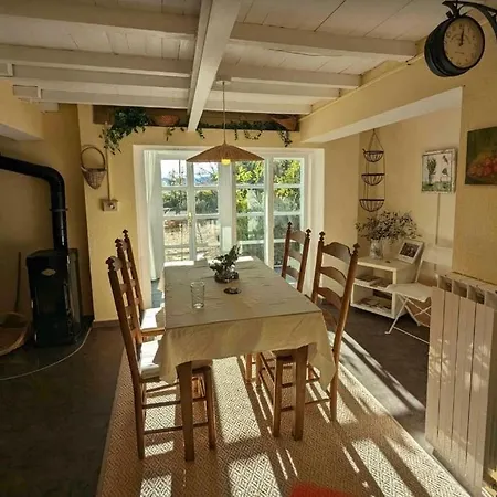 Casa Pino Mit Eingezaeuntem Garten In Ligurien Zur Alleinnutzung Borghetto d'Arroscia