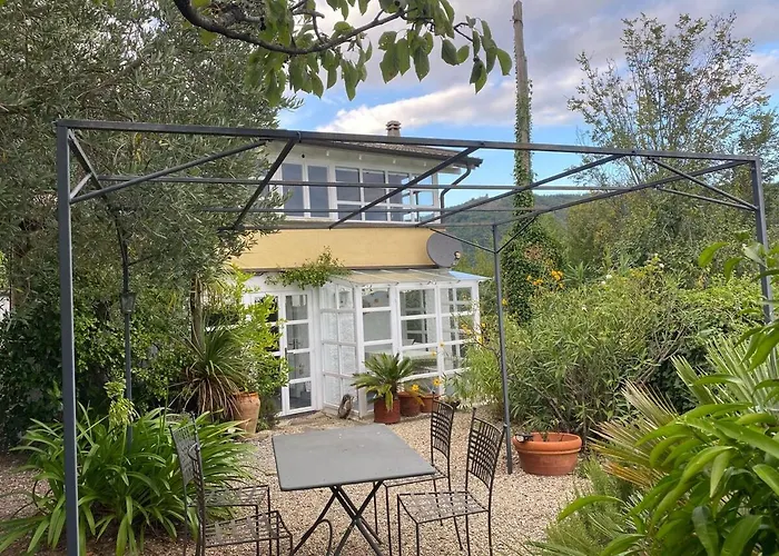 Casa Pino Mit Eingezaeuntem Garten In Ligurien Zur Alleinnutzung Feriehus *