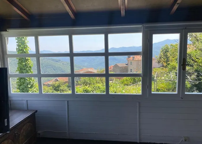 Casa Pino Mit Eingezaeuntem Garten In Ligurien Zur Alleinnutzung Borghetto d'Arroscia