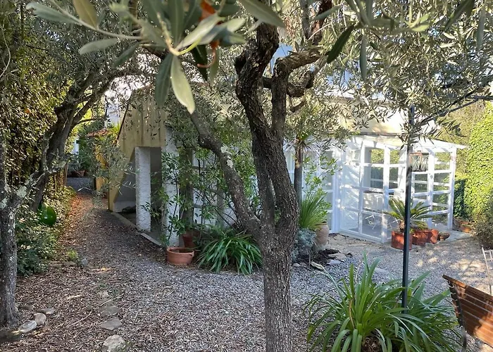 Casa Pino Mit Eingezaeuntem Garten In Ligurien Zur Alleinnutzung Borghetto d'Arroscia
