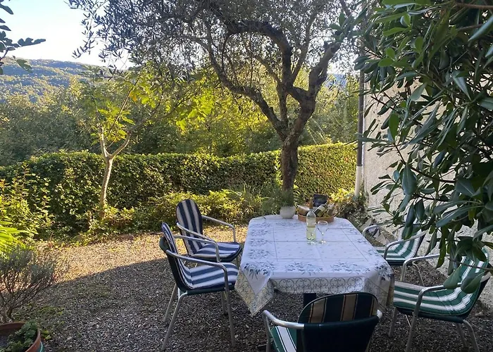 Casa Pino Mit Eingezaeuntem Garten In Ligurien Zur Alleinnutzung Feriehus