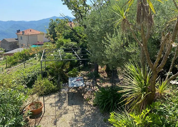 Casa Pino Mit Eingezaeuntem Garten In Ligurien Zur Alleinnutzung * Borghetto d'Arroscia